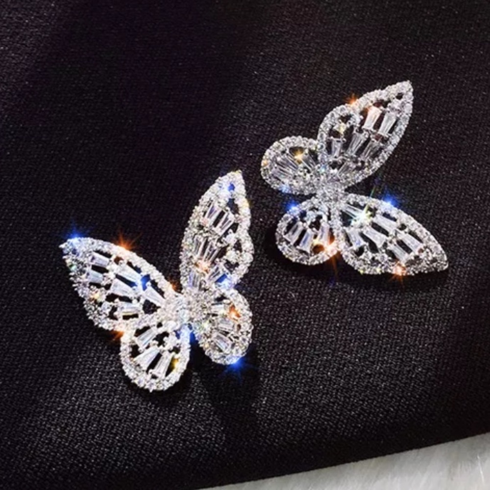 NEW SILVER DIAMOND CUTE BOWKNOT STUD EARRINGS